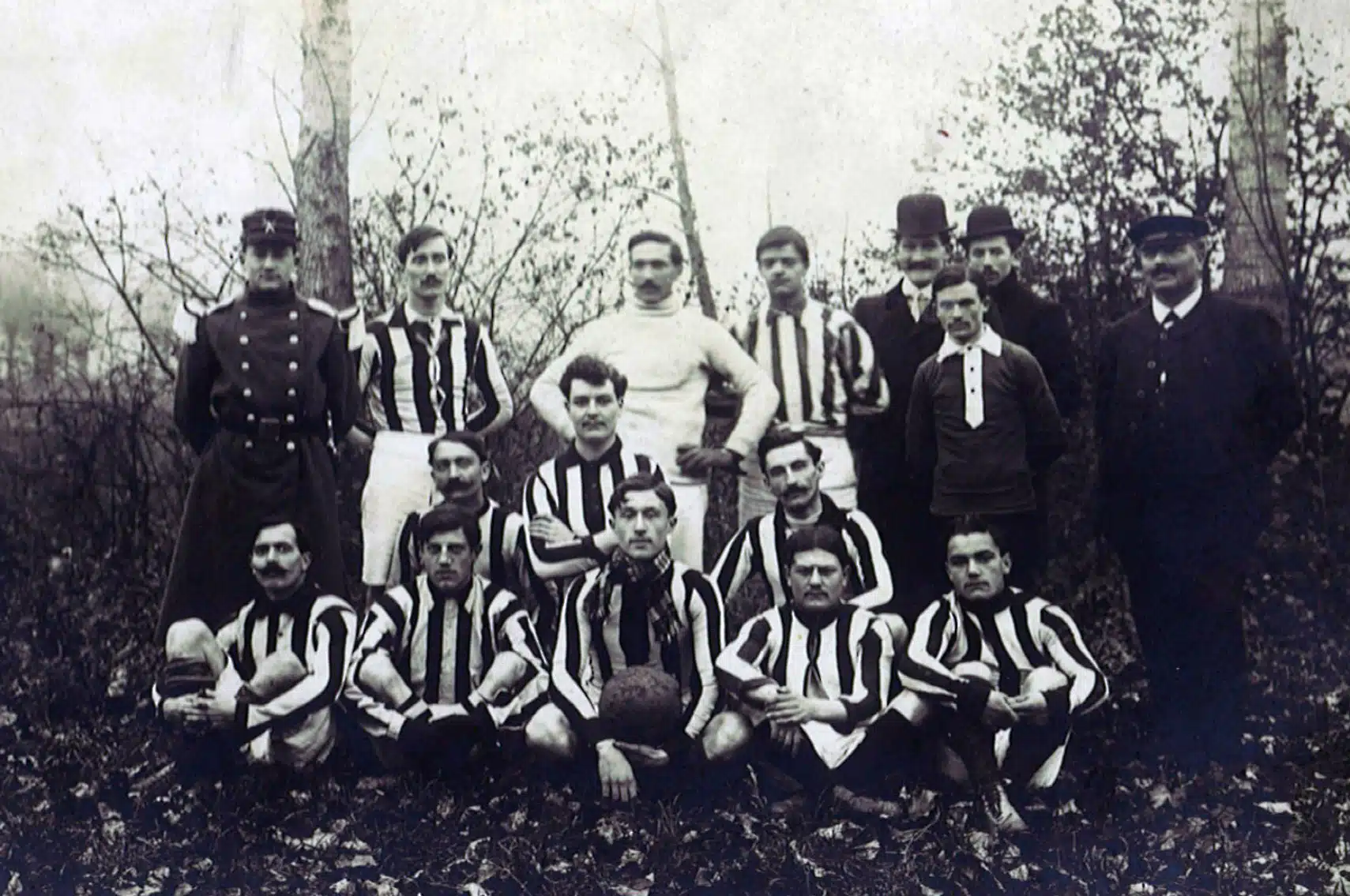 1899 - Premier club de football à Troyes
