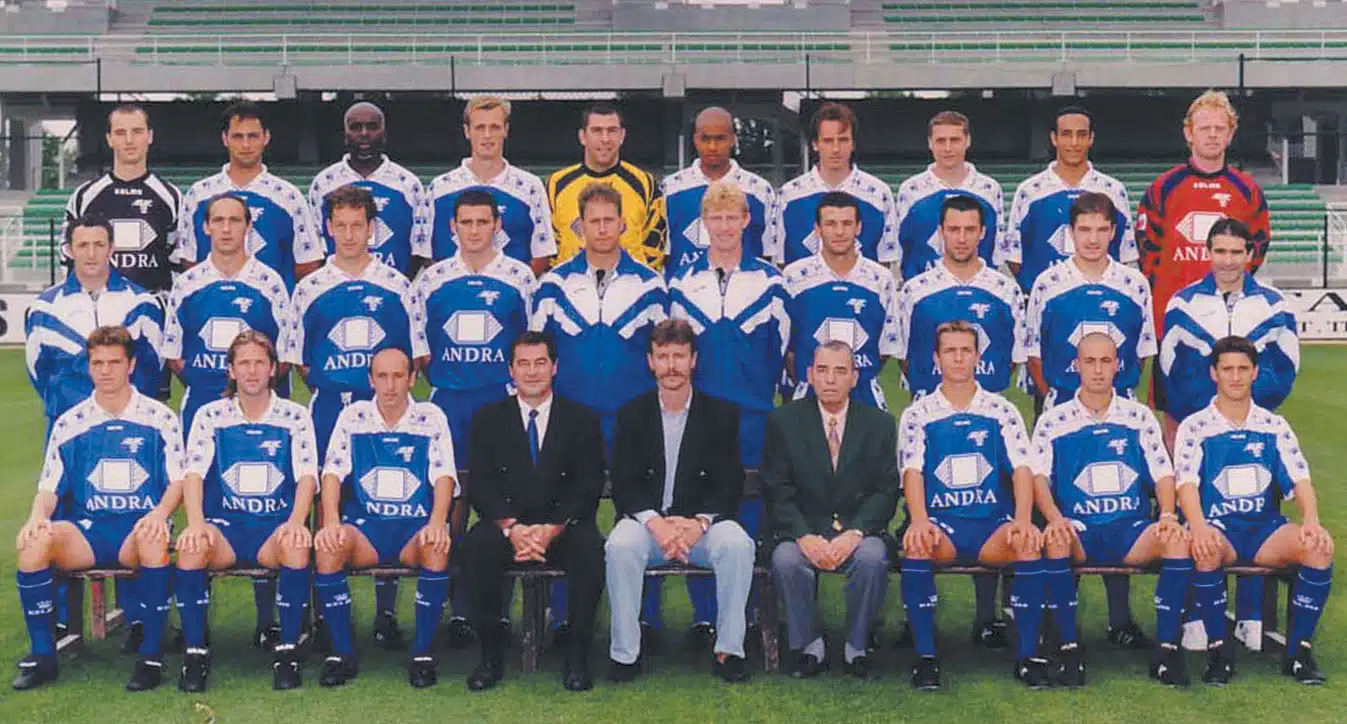 1999 - Retour du club en première division
