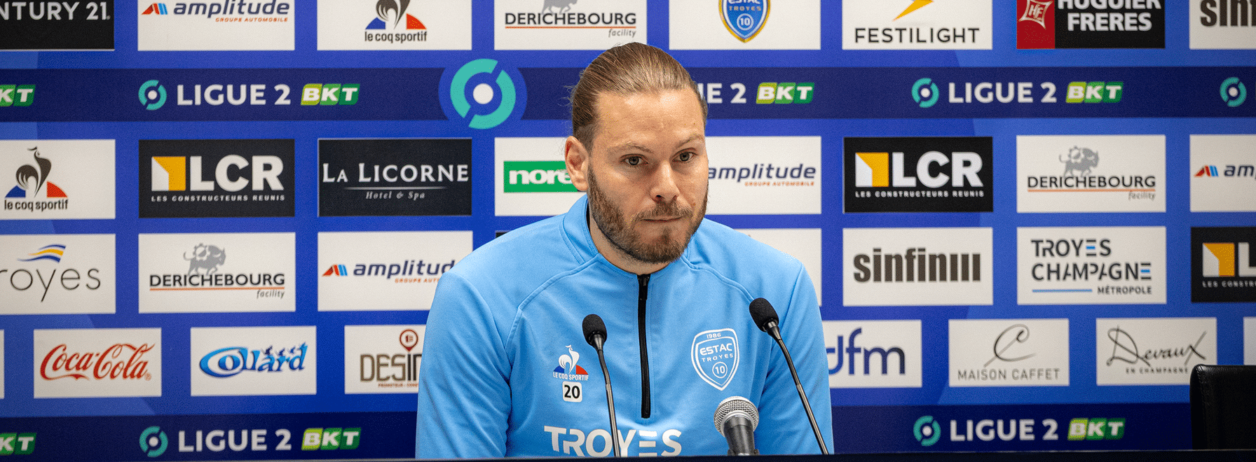 Ripart face à la presse avant Grenoble